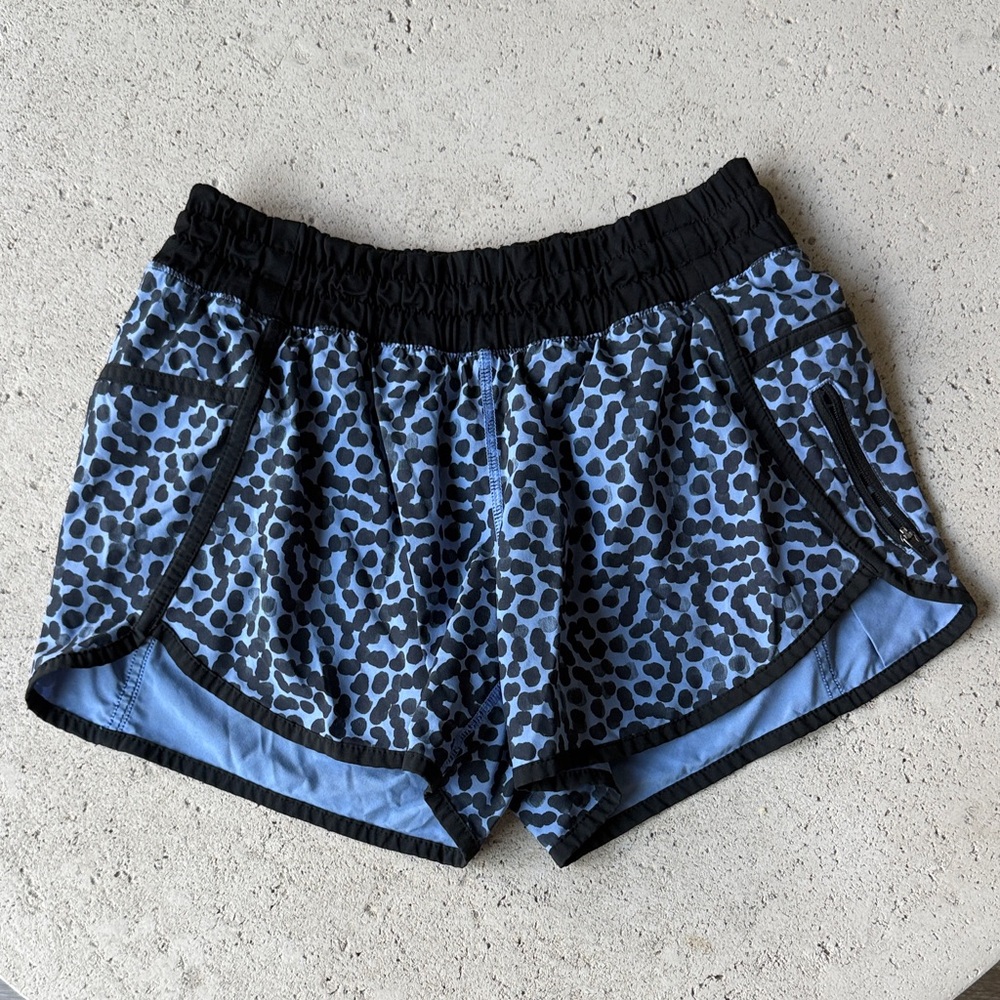 Lululemon run tracker short size 6